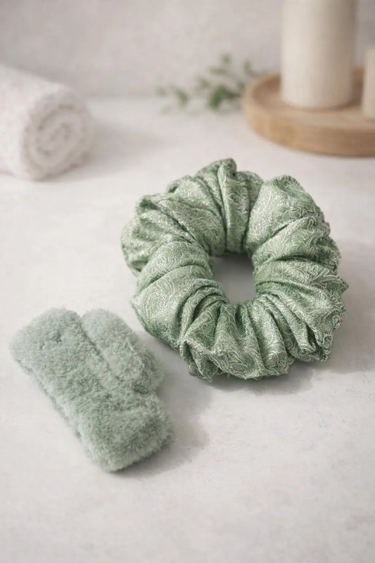 Hair Scrunchies & Hair Catcher Set in Pakistan – Soft Fabric Hair Accessories for Daily Styling