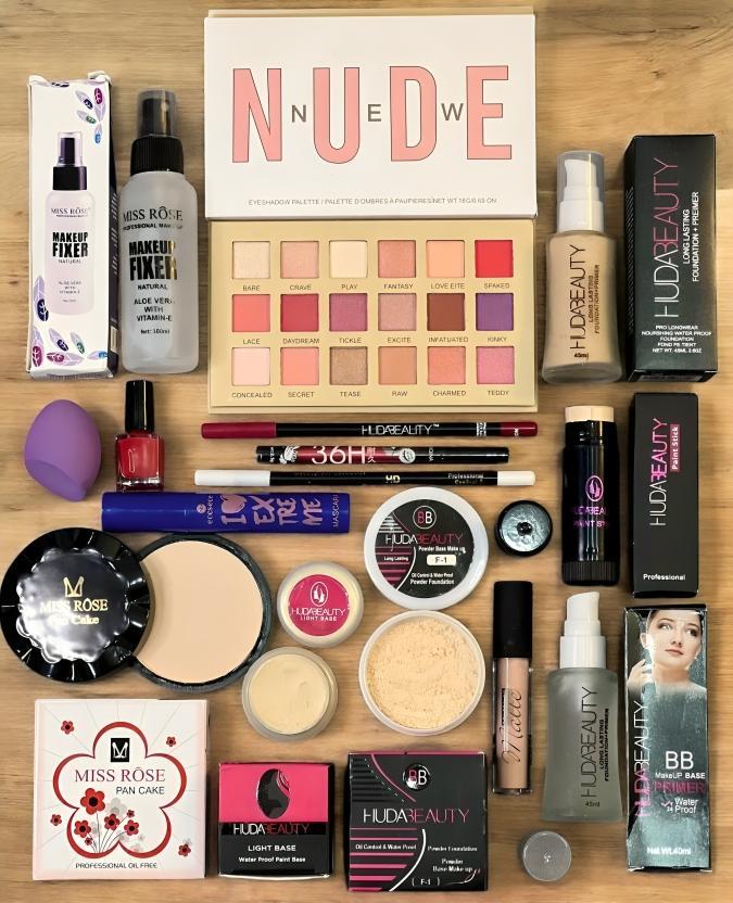 15-in-1 Makeup Set – Complete 15-Piece Beauty Kit in Pakistan for Flawless Looks